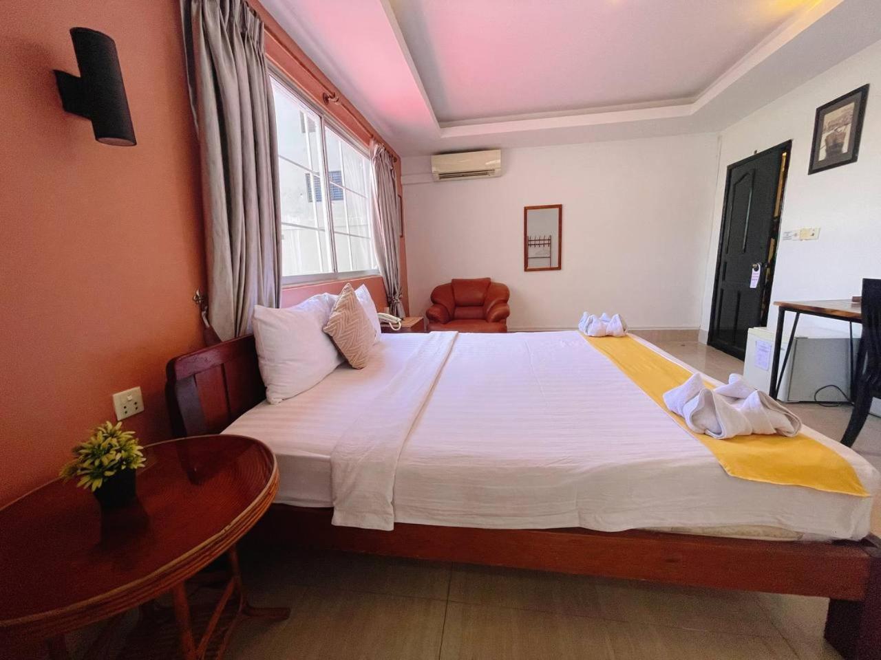 Best Central Point Hotel Phnom Penh Dış mekan fotoğraf